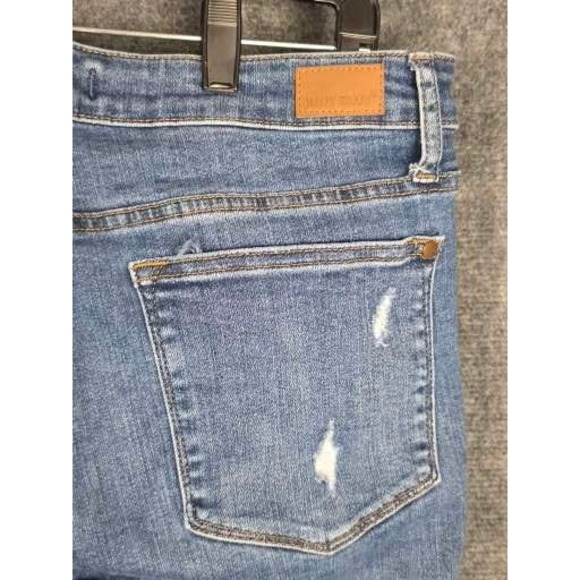 Judy Blue Jeans Women's Size 15/32 Capri Fit Distressed Blue Denim Casual Work‎ - Picture 9 of 10